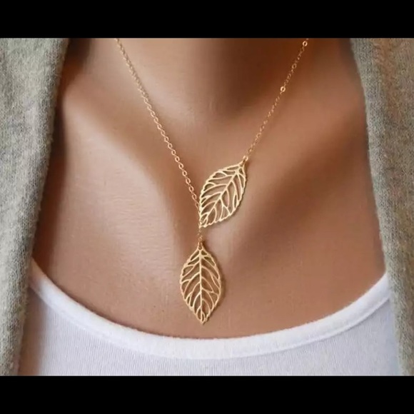 Women’s Necklace - Picture 1 of 3